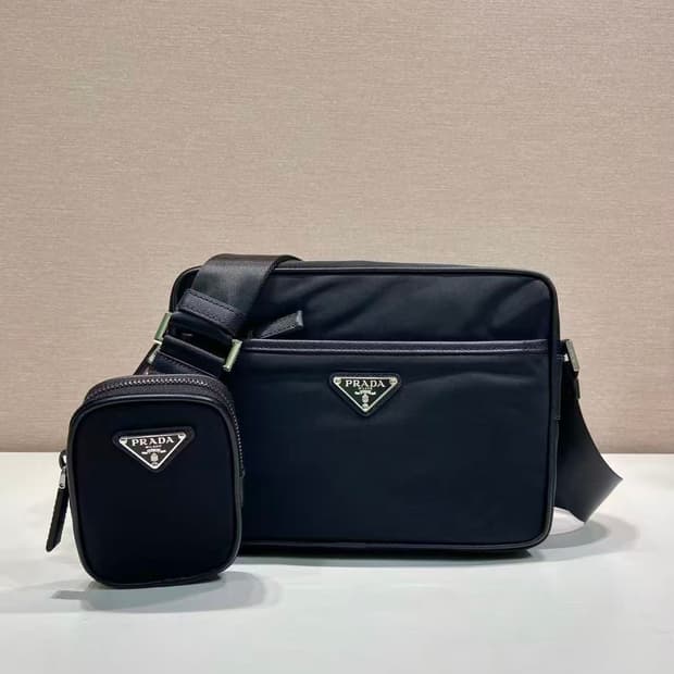 프라다 리나일론 렉탱글 숄더백 블랙