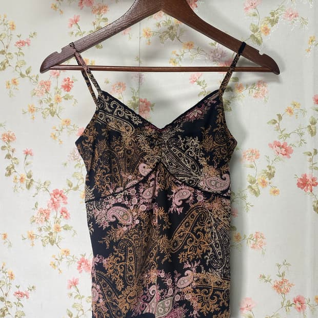 블랙 에스닉 패턴 밑단 레이스 나시