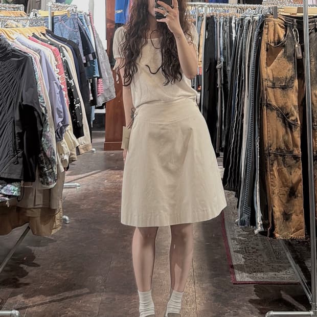 andneeds 앤니즈 사이드 버튼 크림 미디 스커트 S 새상품