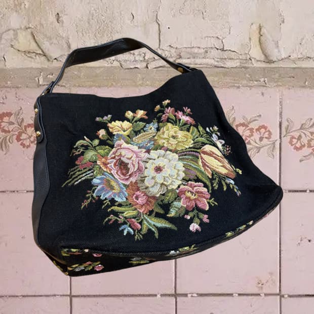 Think Bee 오네갸루 고블랭 직조 꽃자수 토트백