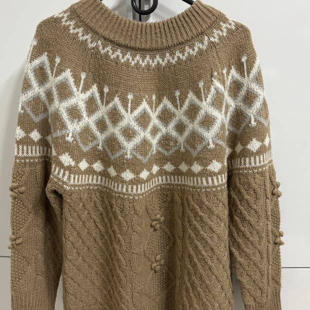브라운 니트 스웨터