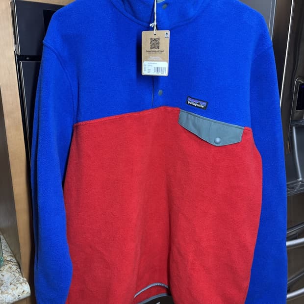 23FA 파타고니아 신칠라 스냅-T 블루/레드