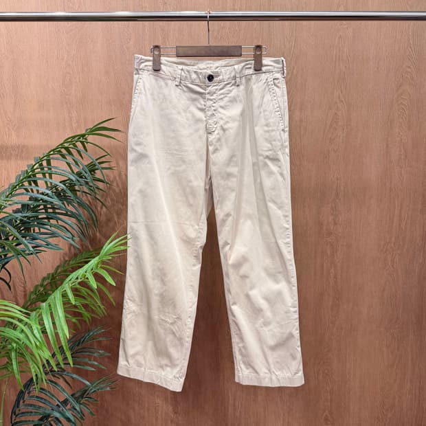 버버리 런던 코튼 팬츠 밴딩 로고 자수 디테일 스트레이트핏 베이지