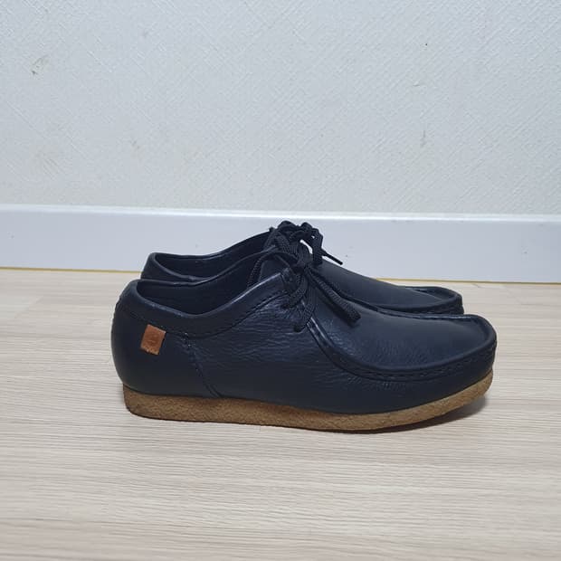 클락스 샤크레 로퍼 255