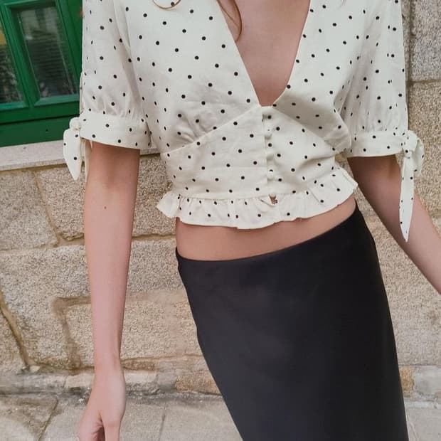 자라 리넨 블렌드 도트 크롭탑 0387073