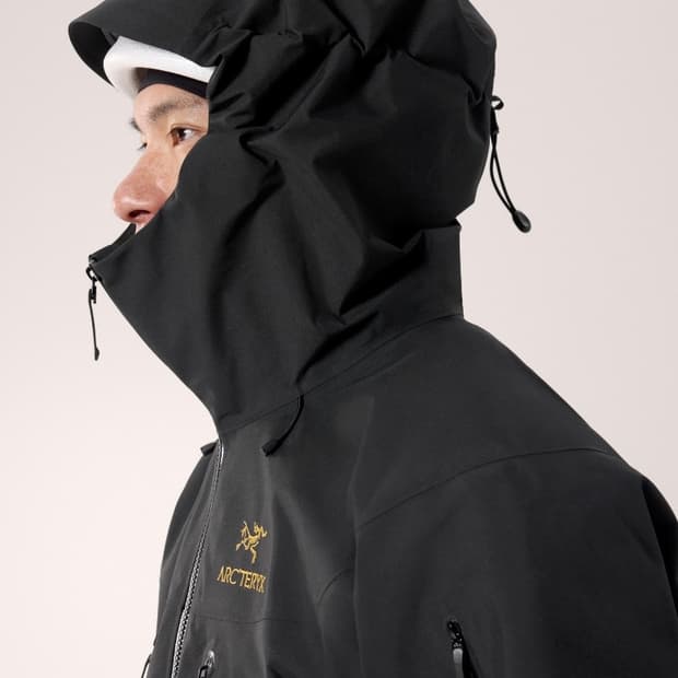 ARC’TERYX ALPHA SV GORE-TEX PRO JACKET