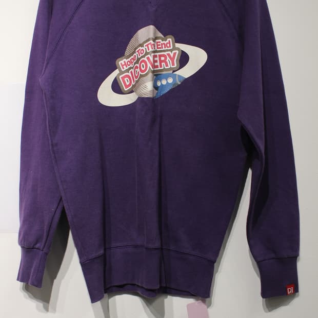 235. 디스커버리 그래픽 맨투맨