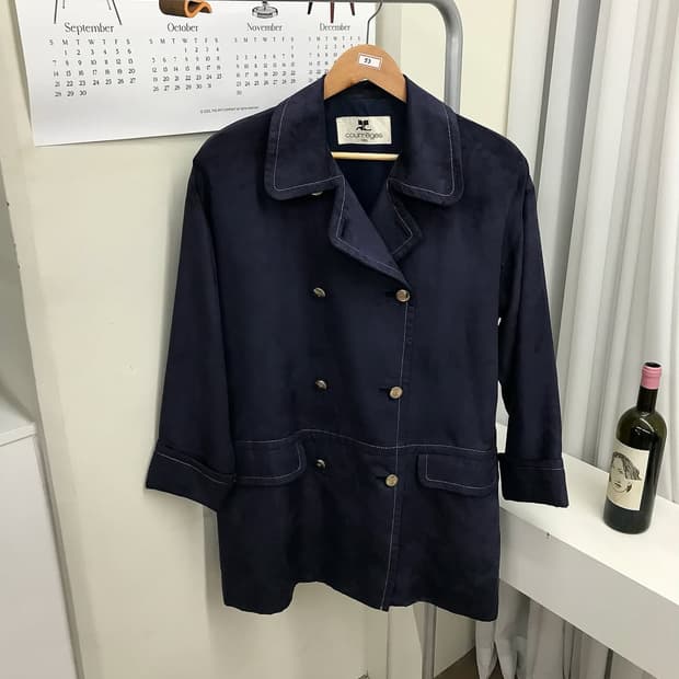 꾸레쥬 은장 로고 벨벳 더블 코트