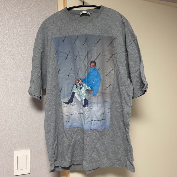 발렌시아가 반팔 티셔츠