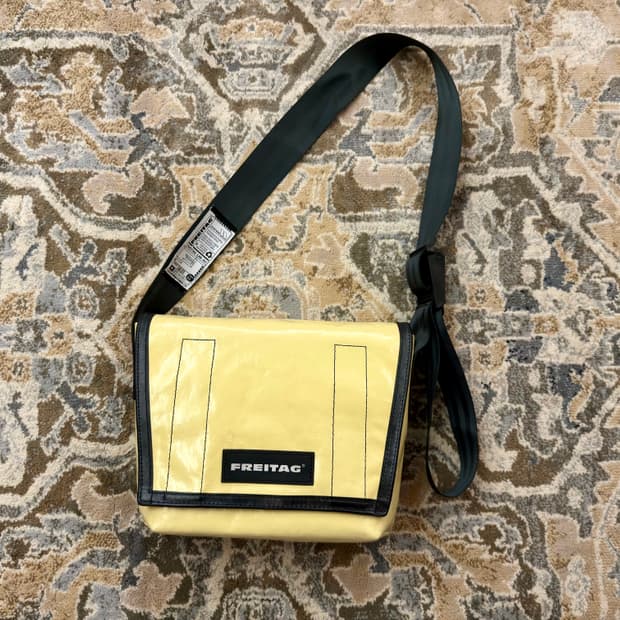 [프라이탁] 라씨 메신저백 (올레몬/옐로우) 상큼한 데일리 포인트백