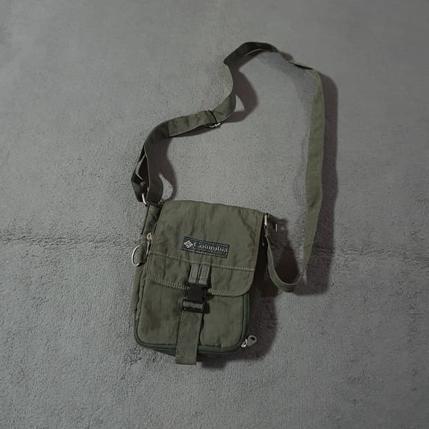 컬럼비아 90s 카키 멀티포켓 파우치백 크로스백 숄더백