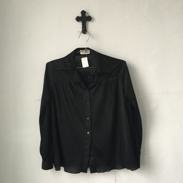Pleats shirt