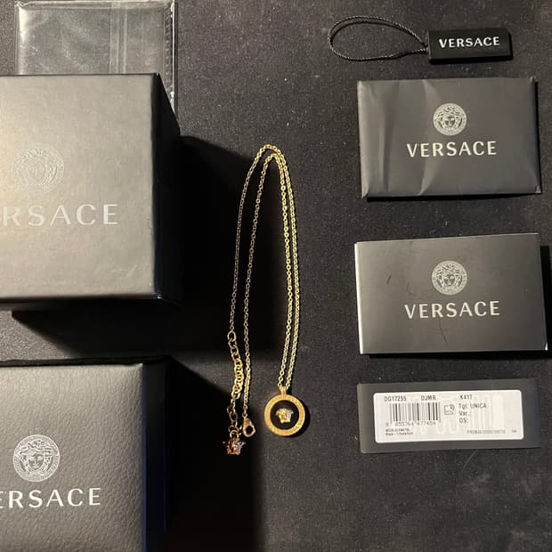 베르사체 에나멜 메두가 네클리스 블랙 골드