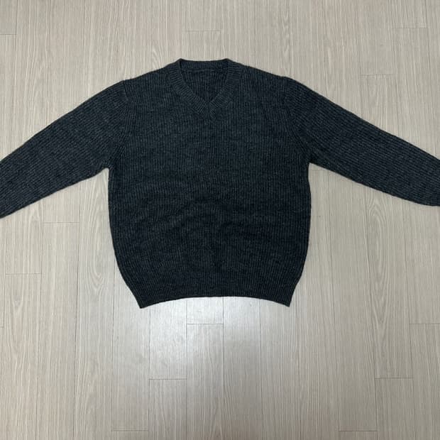 V넥 니트