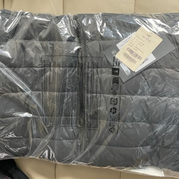 아크테릭스 세륨 후디 블랙