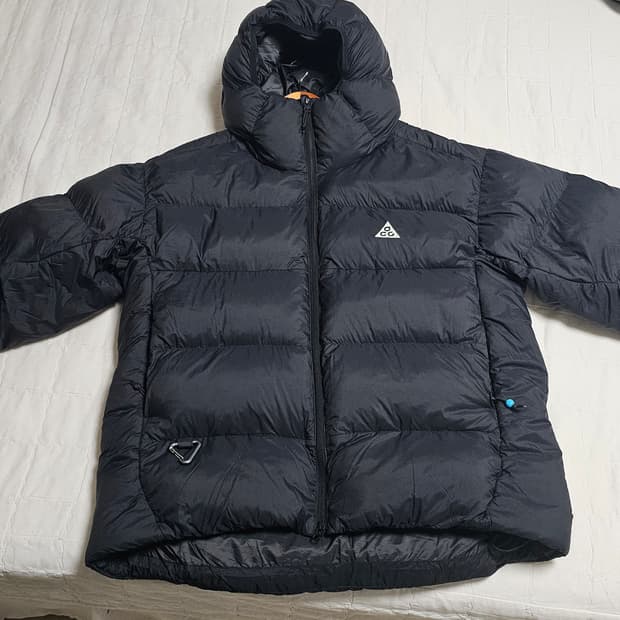 acg 루나레이크 패딩 M사이즈