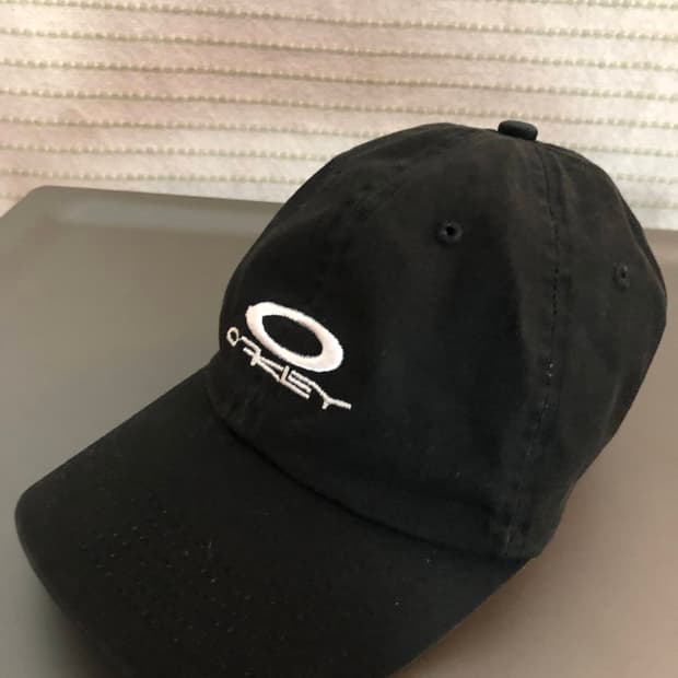 오클리 블랙 코튼 볼캡