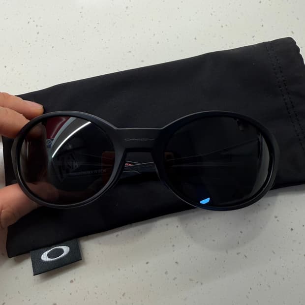 오클리 아이자켓 블랙