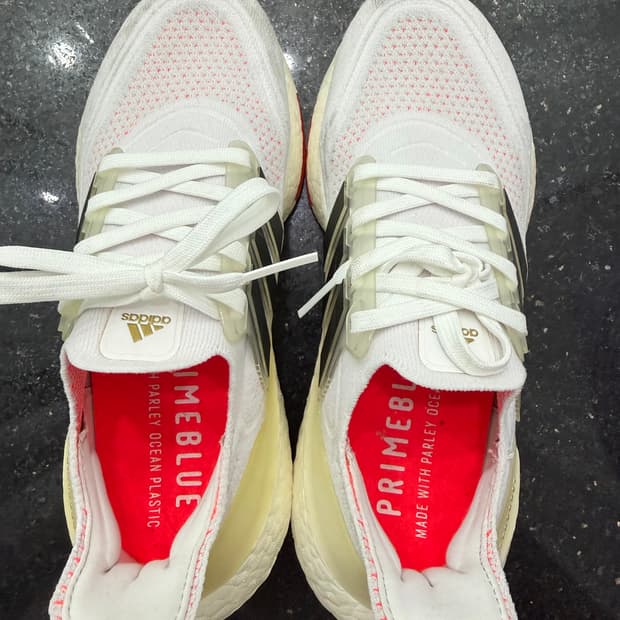 아디다스 울트라부스트 운동화 235