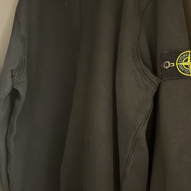 스톤아일랜드 블랙 맨투맨