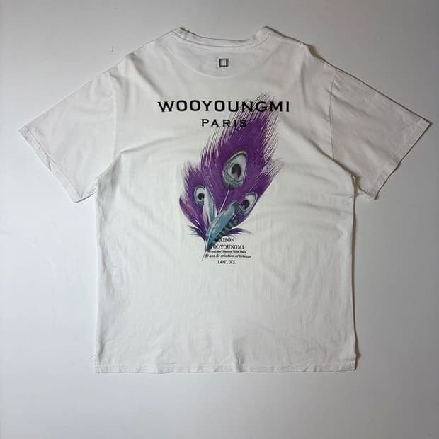 우영미 20FW 깃털 백로고 반팔 티셔츠 PN9569
