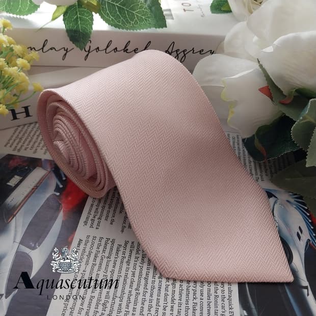 아쿠아스큐텀 실크 핑크 헤링본 패턴 넥타이 9.9cm A+등급 K1351