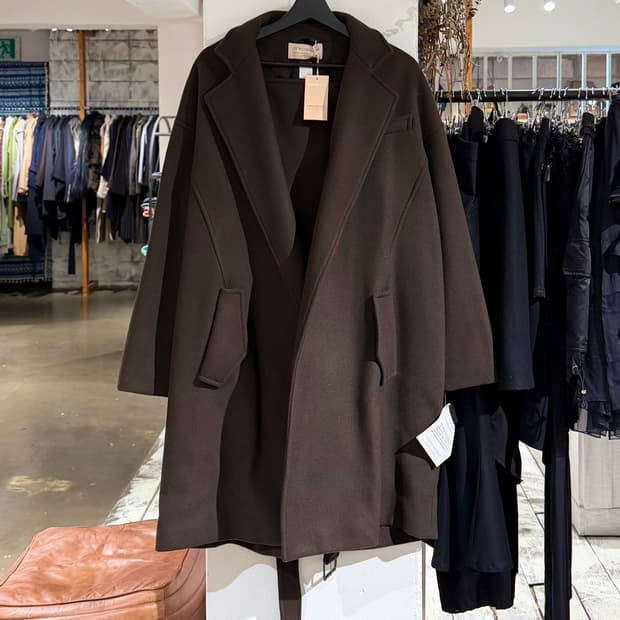 바네사 브루노 다크브라운 프론트 패널 벨티드 울 코트