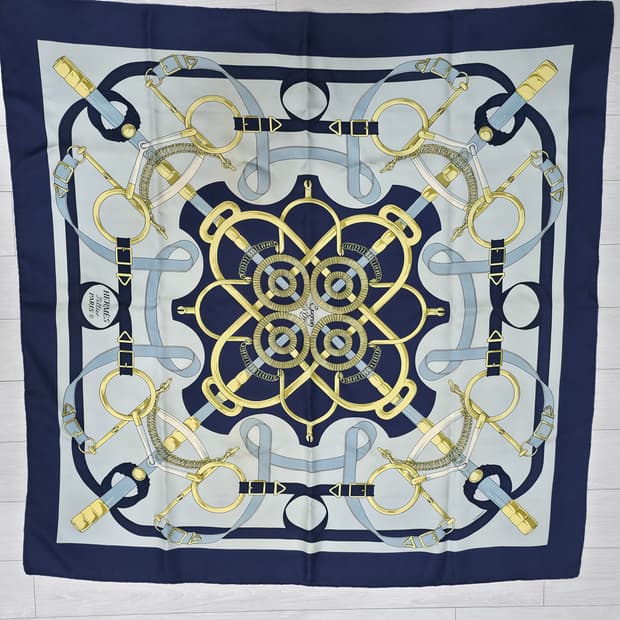 에르메스 실크 스카프 까레90 에페론 도르(Eperon d'Or)