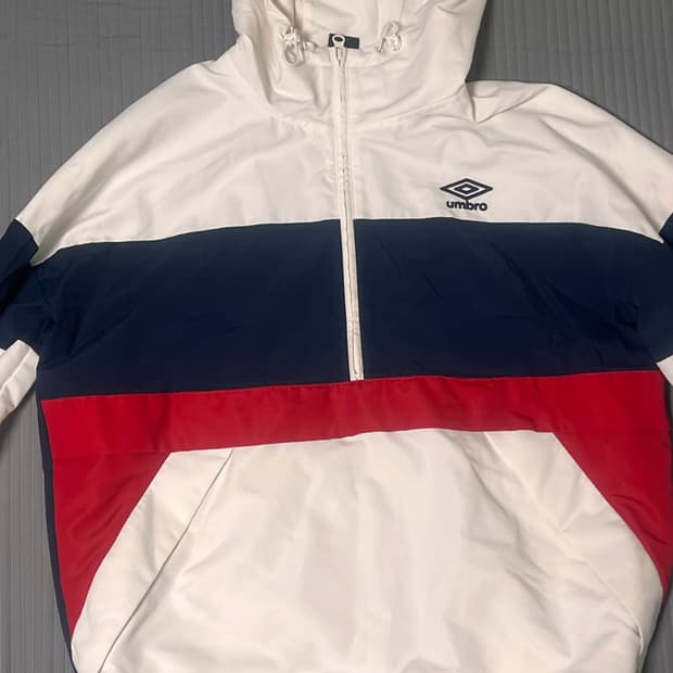 엄브로 바람막이 