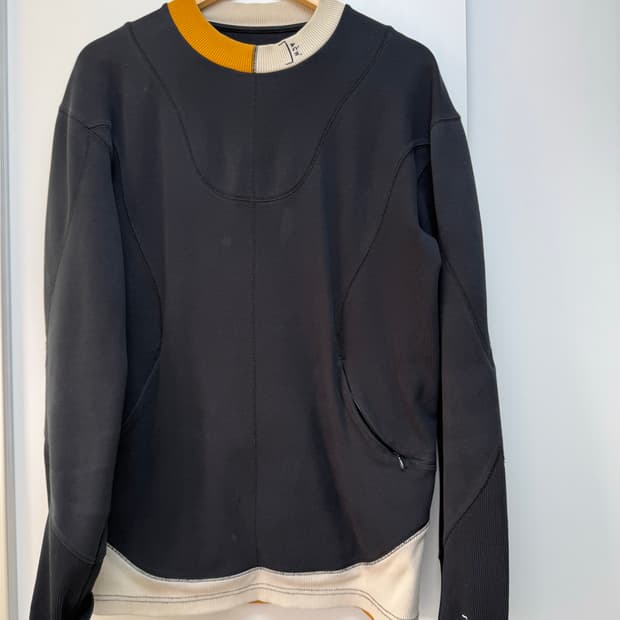 acw 어콜드월 스웻셔츠