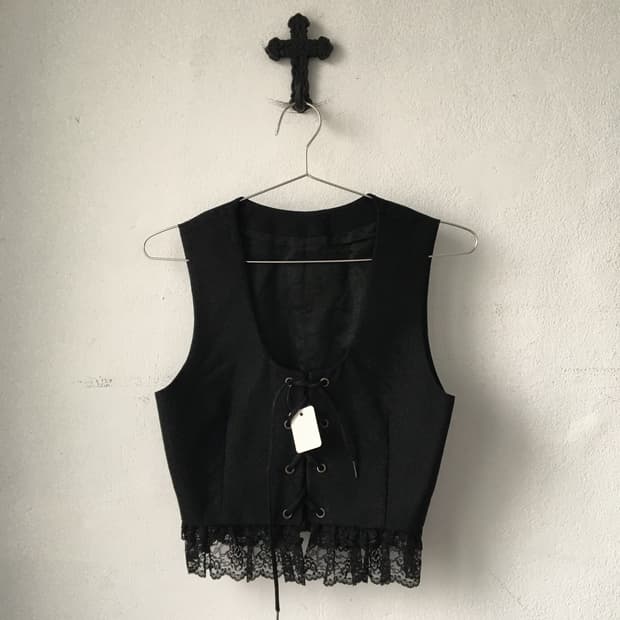Lace trimming lace up vest