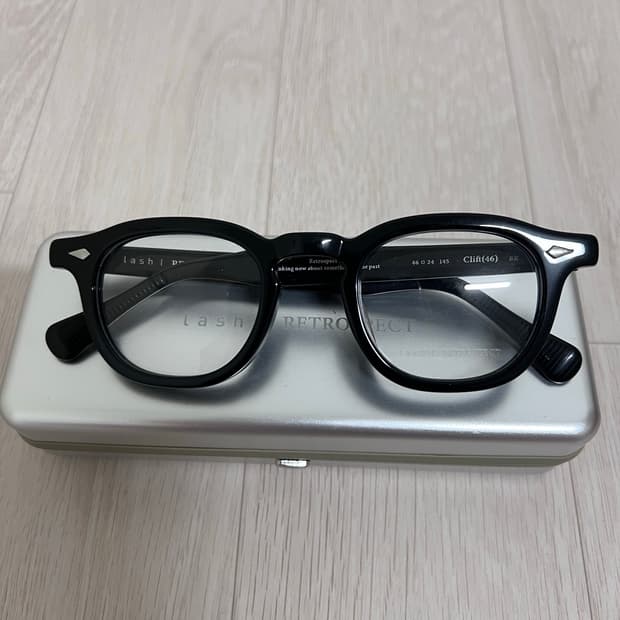 Lash Clift(46)