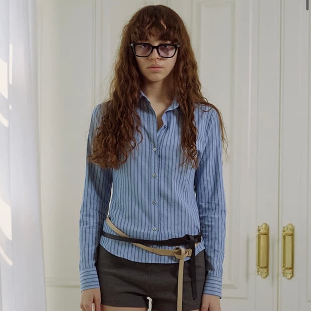 더포르타 스트라이프 버튼 슬림 셔츠