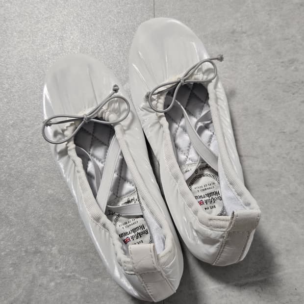 락피쉬웨더웨어 스크런치 패딩 플랫 235