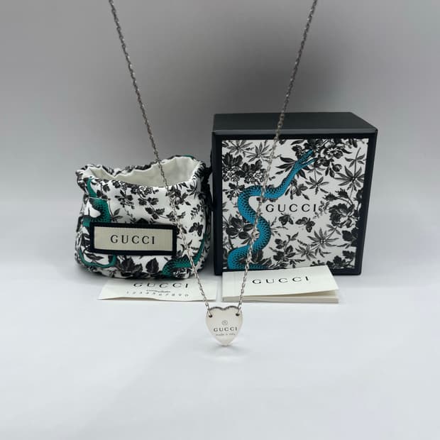 구찌 목걸이 트레이드마크 하트 펜던트 네크리스