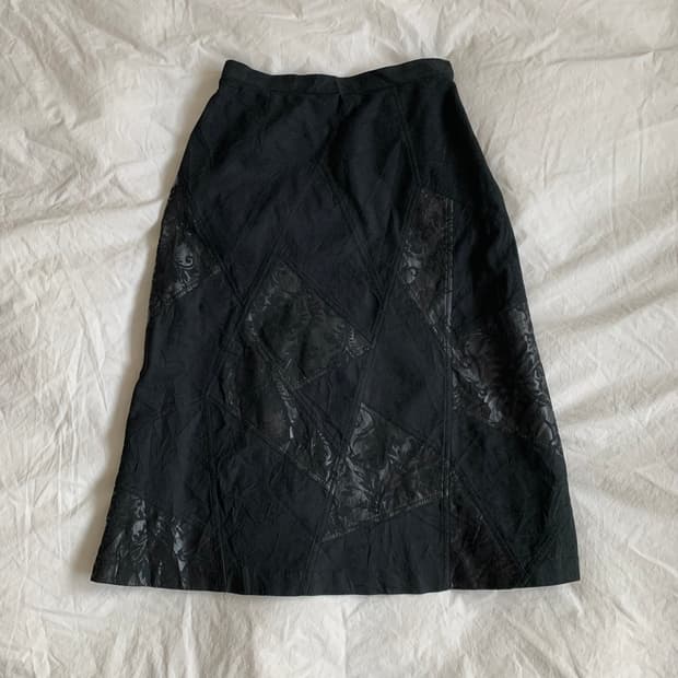 패턴 레더 스커트