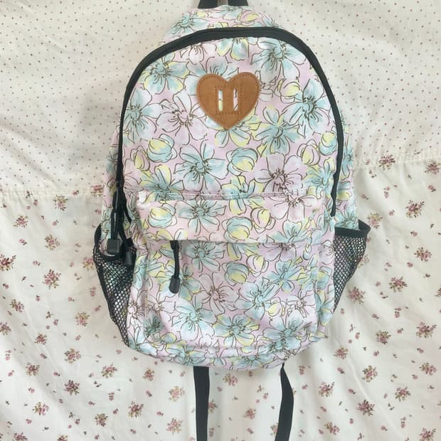 모리걸 빈티지 플라워 하트 백팩 🌸💚🩵