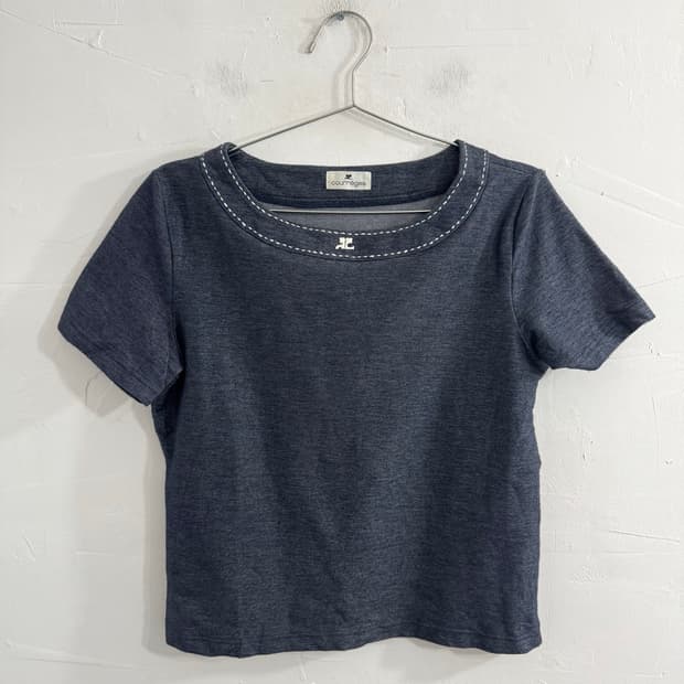 courreges logo top
