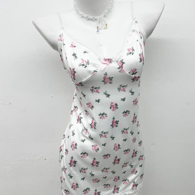 화이트 플로럴 레이스 원피스