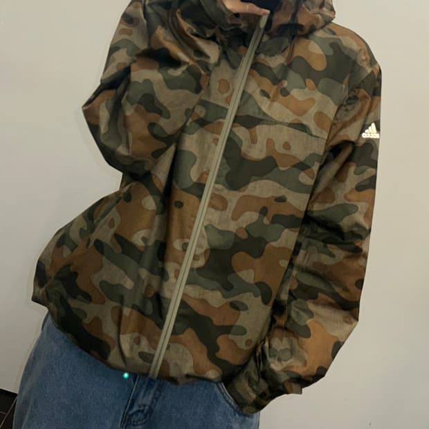 아디다스 윈드 자켓 라이트 카모