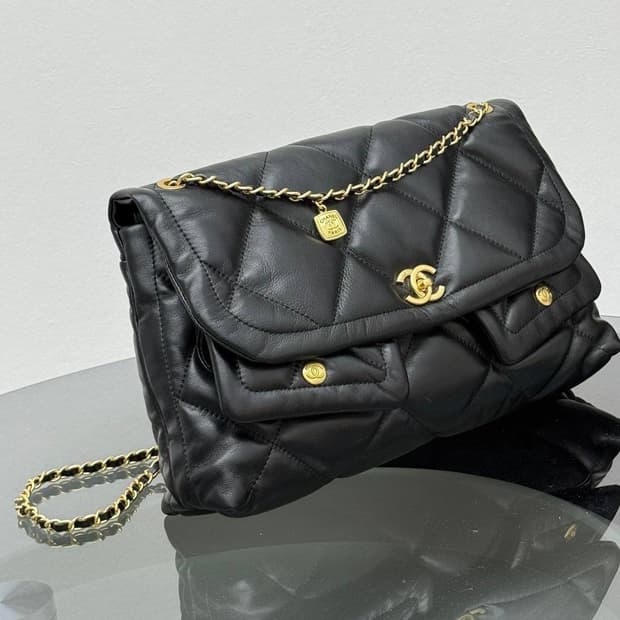 샤넬(Chanel) 퀼팅 플랩백