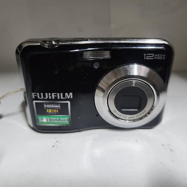 후지필름 AV110 12MP 블랙 디지털 카메라