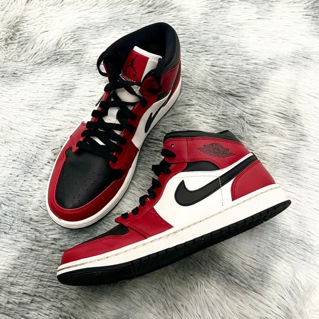 나이키 조던1 시카고 블랙토 미드