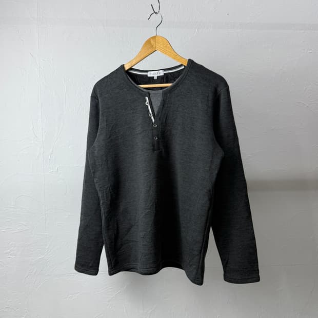 Closshi 헨리넥 롱 슬리브