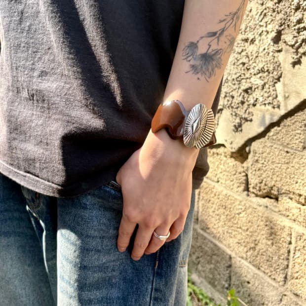 Toga pulla Enamel Braclet 토가 풀라 콘초 지그재그