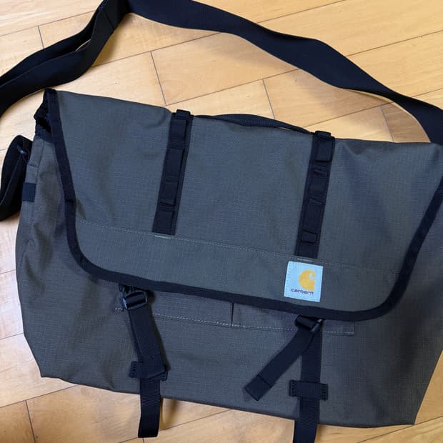 칼하트 올리브 크로스백