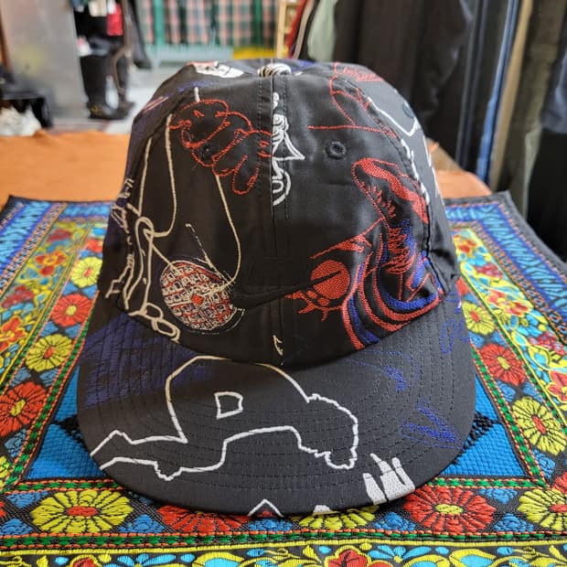 나이키 헤리티지 86 그래픽 두들캡