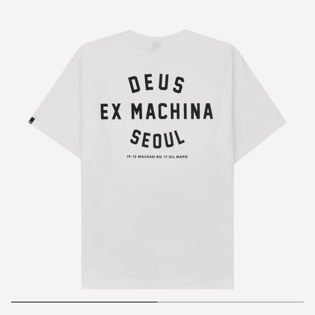 [L] 데우스 엑스 마키나 서울 컬리지 티셔츠 화이트