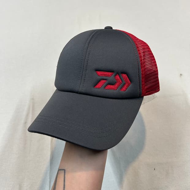 다이와 메쉬캡 모자 회색/레드