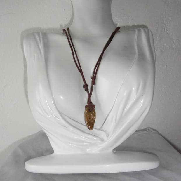 yujagi button necklace
